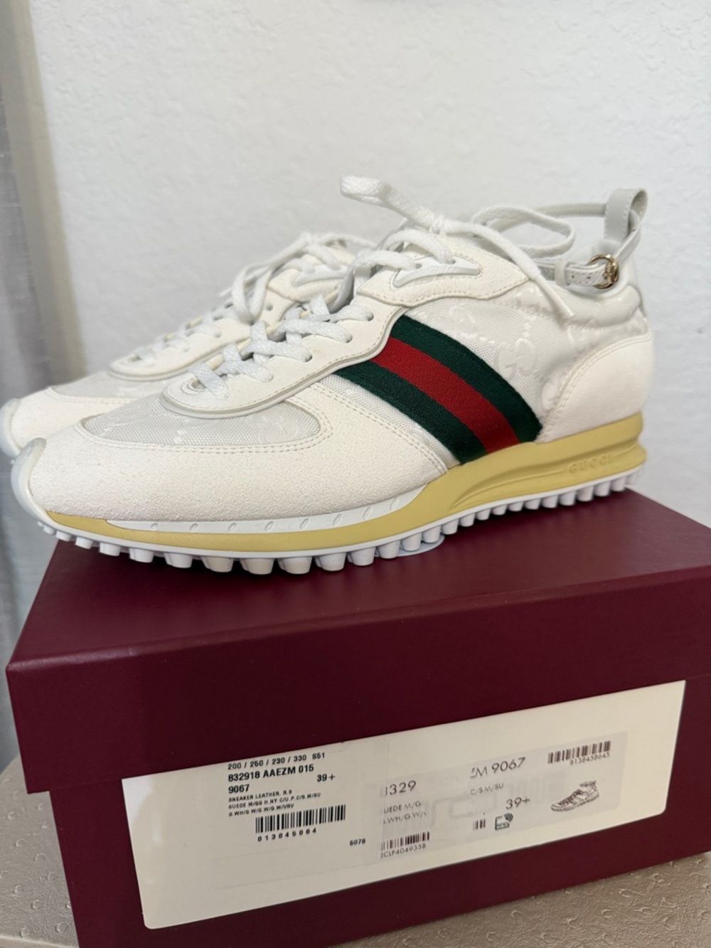 Gucci white   Low-Top Sneakers with Green and Red Web Detail  with ankle strap